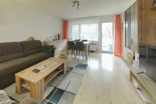 Wohnzimmer - 3 Zimmer Etagenwohnung zum Kaufen in Korntal-Münchingen