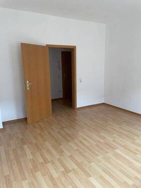 Wohnzimmer - 3 Zimmer Etagenwohnung in Altenburg