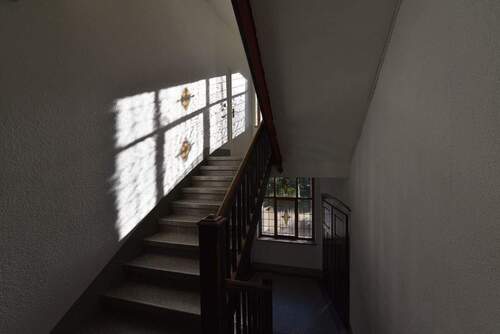 1OG_links_Treppenhaus.jpg - 2 Zimmer Etagenwohnung zur Miete in Chemnitz