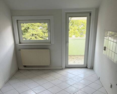 Küche mit Zug. Balkon-q - Etagenwohnung mit 105,00 m² in Erfurt zur Miete