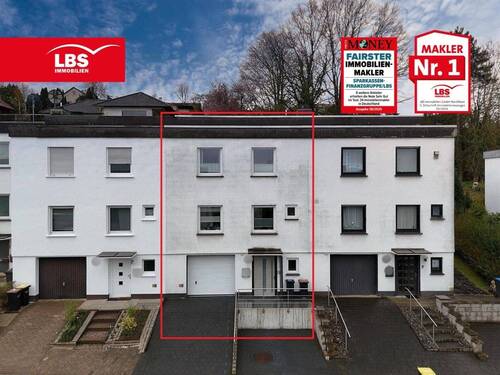 Außenansicht - Stilvoll modernisiertes Reihenmittelhaus mit Garage