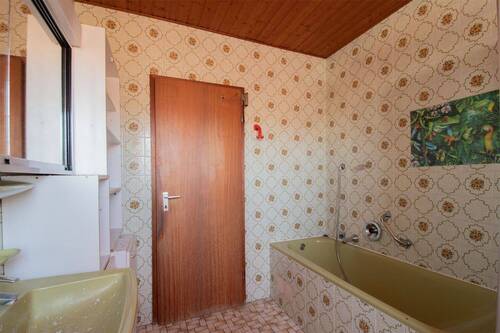 Wohnung im Obergeschoss - Bad - 