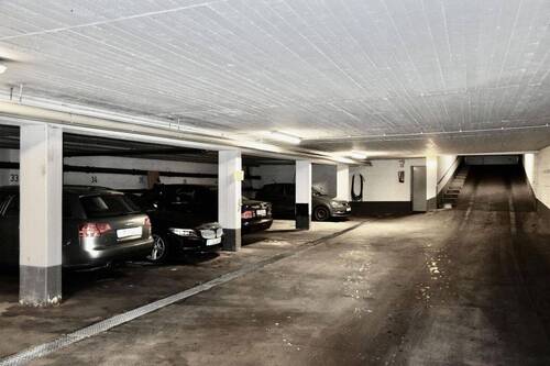 Tiefgarage mit eig. Stellplatz - 