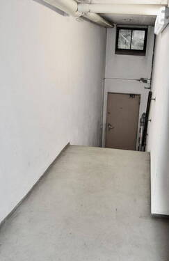 Eingang zur Tiefgarage - 