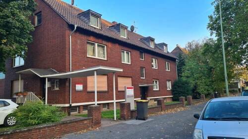 Hausansicht - 1 Zimmer Mehrfamilienhaus, Wohnhaus zum Kaufen in Duisburg