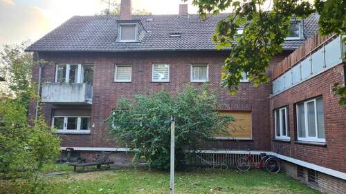 Rückfront - 1 Zimmer Mehrfamilienhaus, Wohnhaus in Duisburg