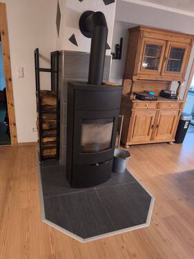 Holzofen im Wohnzimmer - 