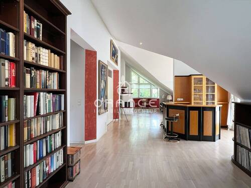 Wohn-Oase - *** Ruhige Wohn-Oase in begehrter Lage - große und stilvolle Dachgeschosswohnung ***