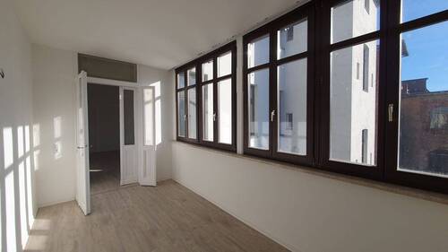 IMG-20240129-WA0015 - geräumige 5- Raumwohnung mit Wintergarten und zwei Bädern im Stadtzentrum !