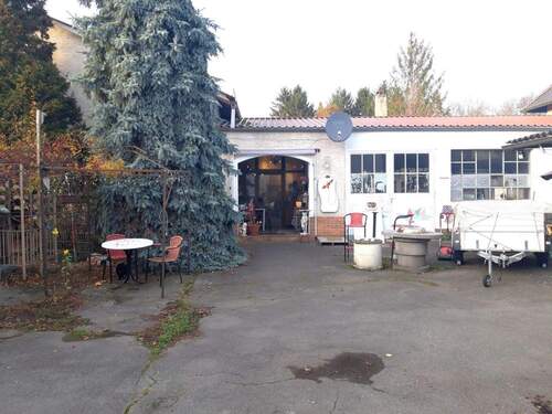 Bild 1 - VB - Hinterhof Wohnhaus mit Werkstatt, Lager und 3 Garagen in Schnaittenbach