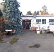 VB - Hinterhof Wohnhaus mit Werkstatt, Lager und 3 Garagen in Schnaittenbach