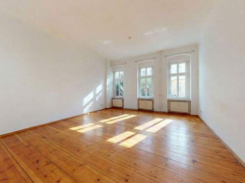 Titelbild - 3-Zimmer-Altbauwohnung mit exklusiver Gartenfläche und Balkon