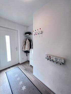 Eingangsbereich - 4 Zimmer Doppelhaushälfte zum Kaufen in Regensburg
