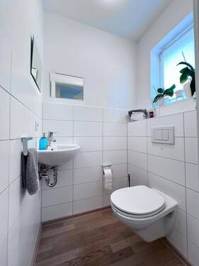 Gäste-WC - 4 Zimmer Doppelhaushälfte in Regensburg