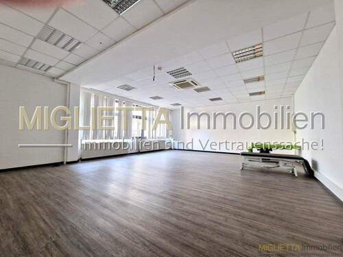 - - Vielseitige Gewerbefläche mit Schulungs-, Büro- und Ladenbereich in zentraler Lage der Schwetzingerstadt