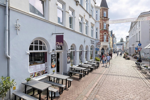 Hausansicht - Toplage Hüxstraße - 2 Gewerbeeinheiten mit genehmigter Wohnung und Dachterrasse