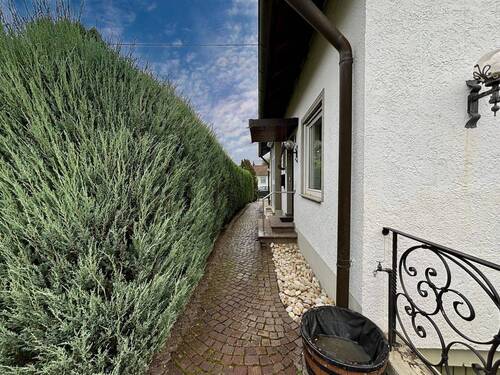 Eingangsbereich - 6 Zimmer Einfamilienhaus zum Kaufen in Balingen