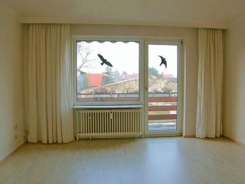 Wohnzimmer, Zugang zum Balkon - 