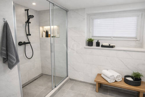 Keller-Dusche KI Beispiel - 