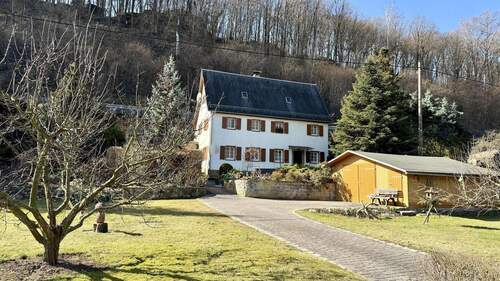 Haus und Garten - Idyllisch gelegenes Zuhause mit Elbblick
