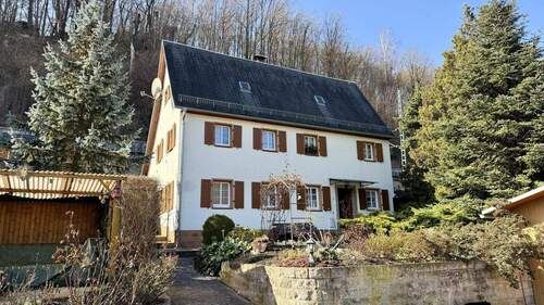 Frontansicht - 5 Zimmer Einfamilienhaus in Pirna