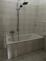 Badezimmer mit Badewanne - 