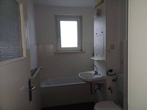 Badezimmer - 2 Zimmer Etagenwohnung zur Miete in Merseburg