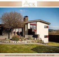 Charmantes Einfamilienhaus mit Garten und drei Garagen in Roding-Wetterfeld