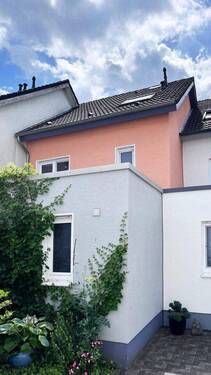 Frontansicht Vorbau - 6 Zimmer Reihenmittelhaus zum Kaufen in Bergisch Gladbach