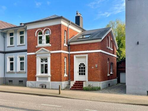 Immobilie - Charmantes Stadthaus mit Garage und Garten in Itzehoe