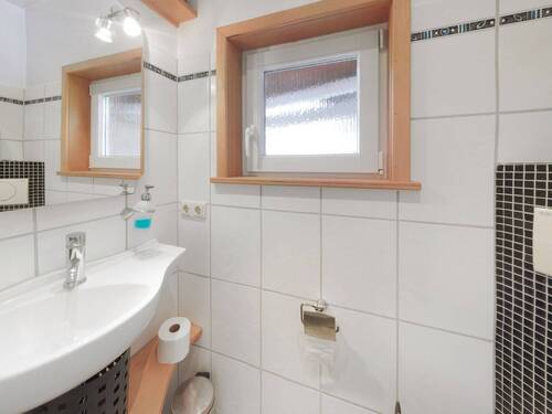 Gäste-WC mit Dusche - 