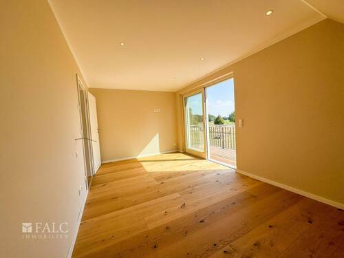 Schlafzimmer mit Balkon - 
