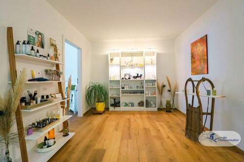 Vorraum - Büro in Stephanskirchen