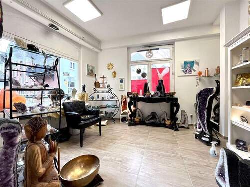 Verkaufsfläche mit Schaufenster - 1 Zimmer Mehrfamilienhaus, Wohnhaus zum Kaufen in Velbert