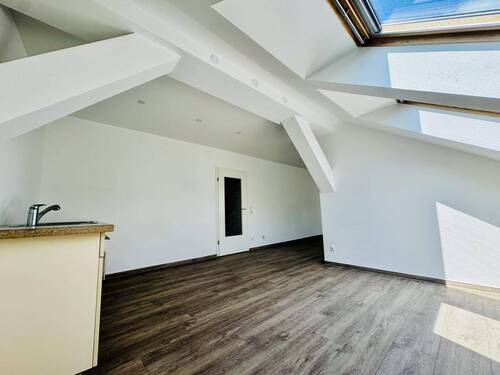 Zimmer 2 - 
