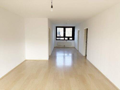 Wohnzimmer - Blick zum Essbereich - 