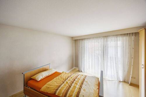 Schlafzimmer OG - Mehrfamilienhaus, Wohnhaus mit 205,00 m² in Korb zum Kaufen