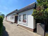 Ansicht - ***Großer Bungalow als Zwei bis Dreifamilienhaus nutzbar, Arbeiten und Wohnent!***