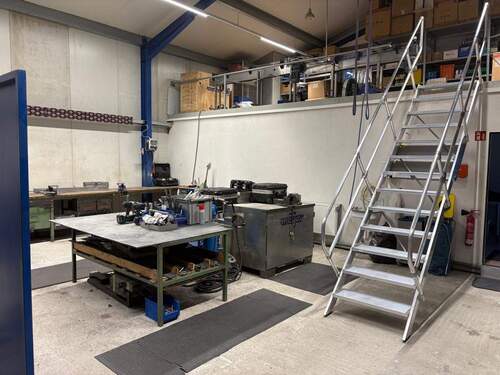 Empore mit Lagerbereich Halle klein - Halle in Neustadt in Holstein