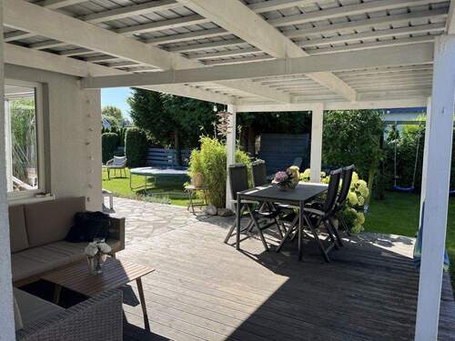 Überdachte Terrasse - Mehrfamilienhaus, Wohnhaus mit 50,00 m² in Börgerende-Rethwisch zum Kaufen