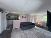 Wohnzimmer mit offener Küche - 