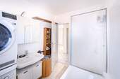 Tageslichtbad mit Wanne I Dusche - 