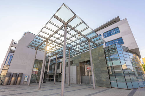 0002_Merseburg_Ansichten_vom_Gebäude_und_Umgebung - 
