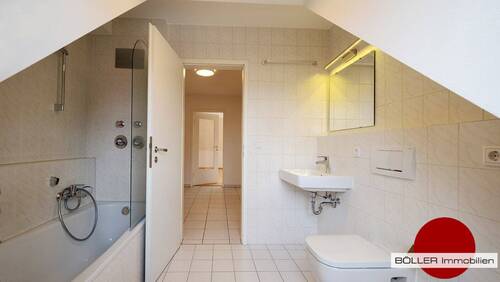 Badezimmer mit Fenster! - 