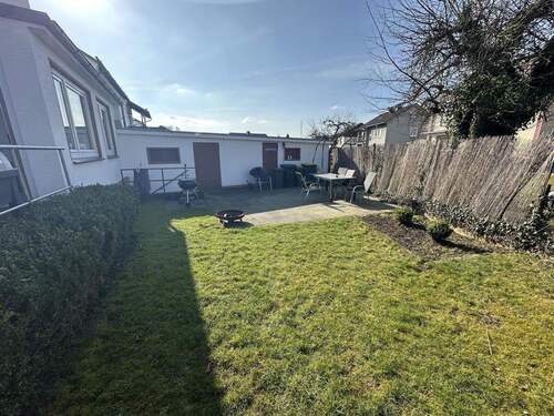 Garten - Mehrfamilienhaus, Wohnhaus mit 217,40 m&sup2; in Meschede zum Kaufen