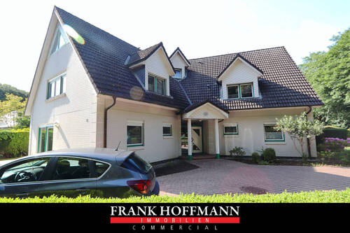 V9878 Titelbild - Mehrfamilienhaus mit 4 Wohneinheiten in Hohenlockstedt