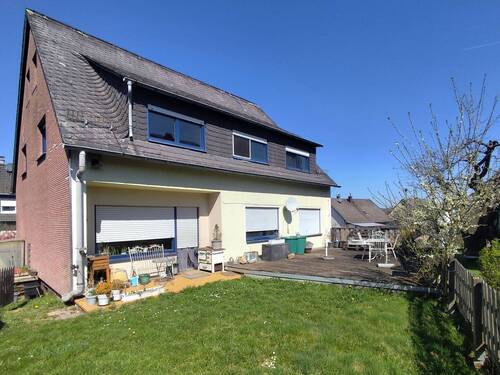 Gartenansicht.jpg - 8 Zimmer Mehrfamilienhaus, Wohnhaus zum Kaufen in Pfalzfeld