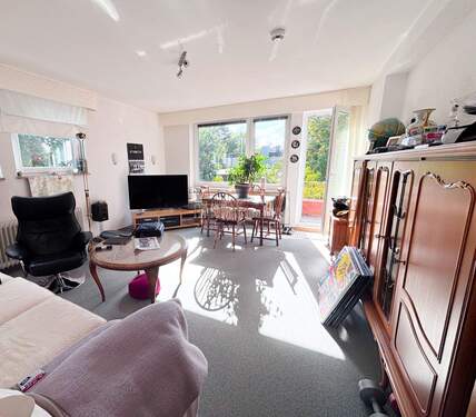 Wohnzimmer - 2 Zimmer Etagenwohnung zum Kaufen in Hamburg