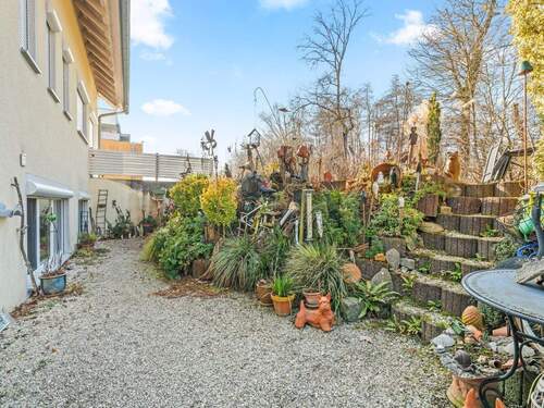 Lichthof Einliegerwohnung mit Aufgang zum Gartenbereich - 