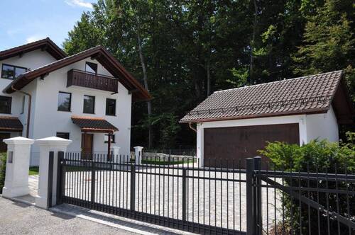 Garagenhof Berg - Einfamilienhaus mit 450,00 m&sup2; in Berg zur Miete